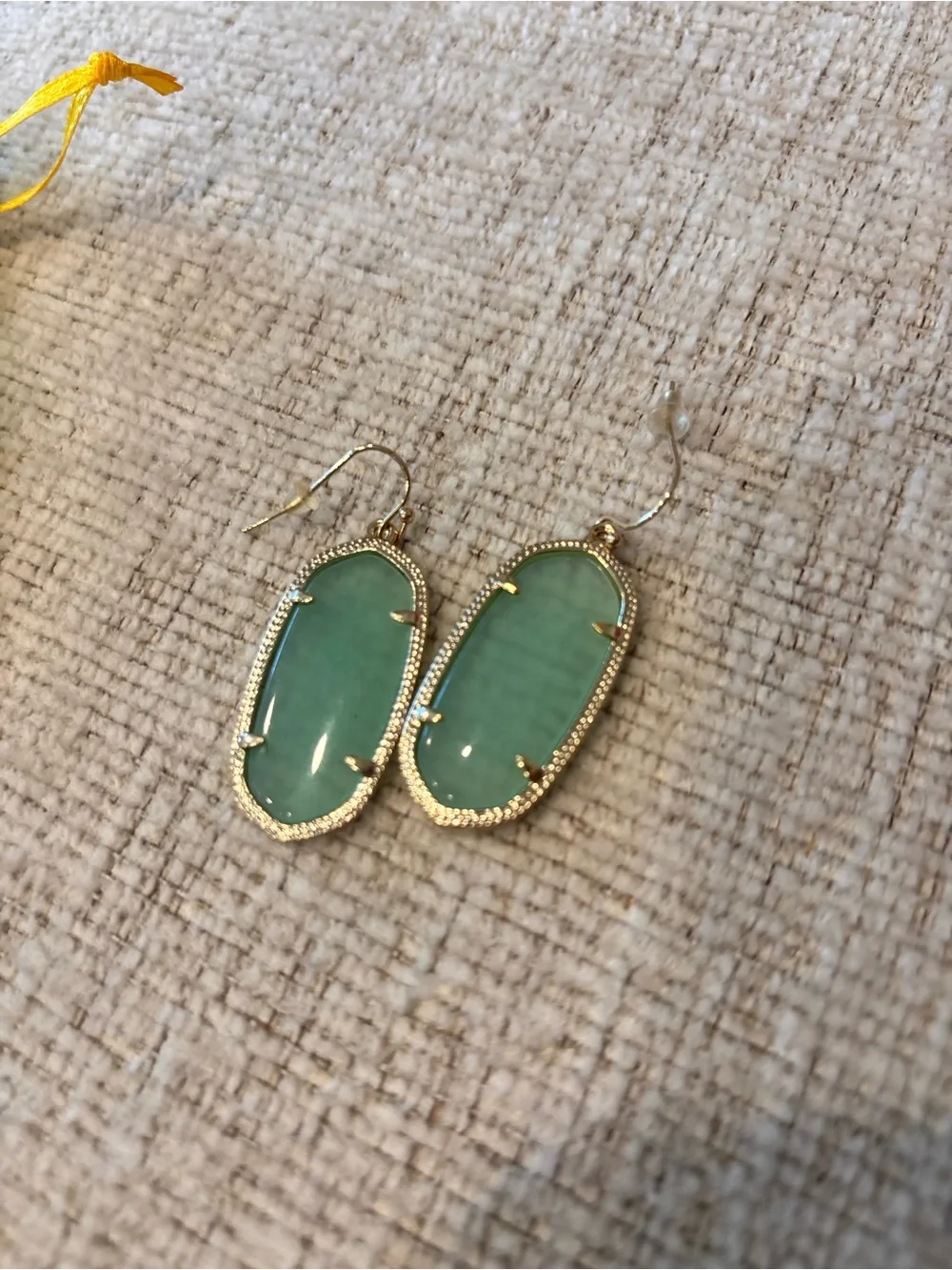 Kendra Scott Danielle drop Earrings Light Green Chalcedony gold tone